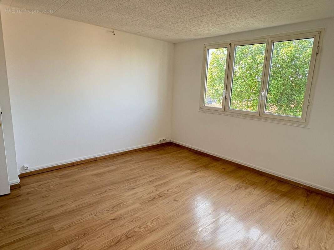 Appartement à LA COURNEUVE