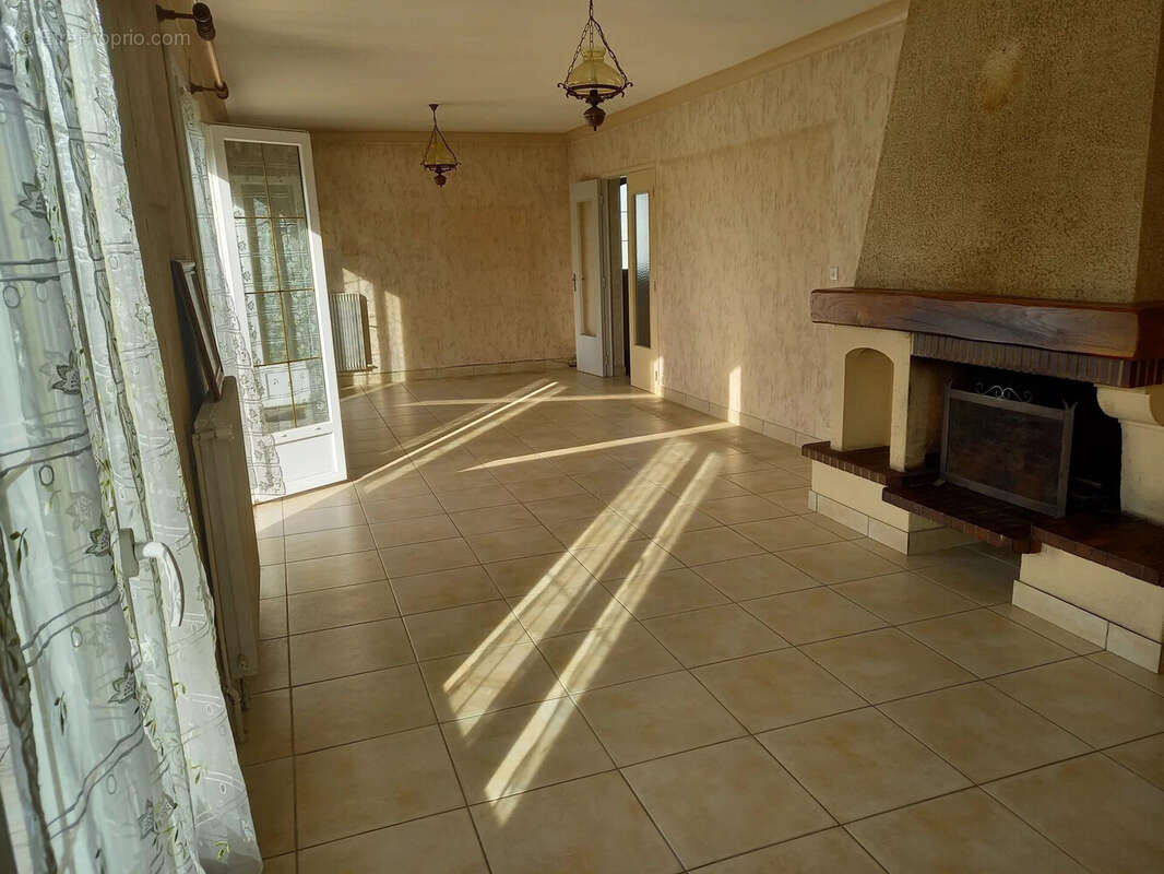 Maison à ROUZIERS-DE-TOURAINE