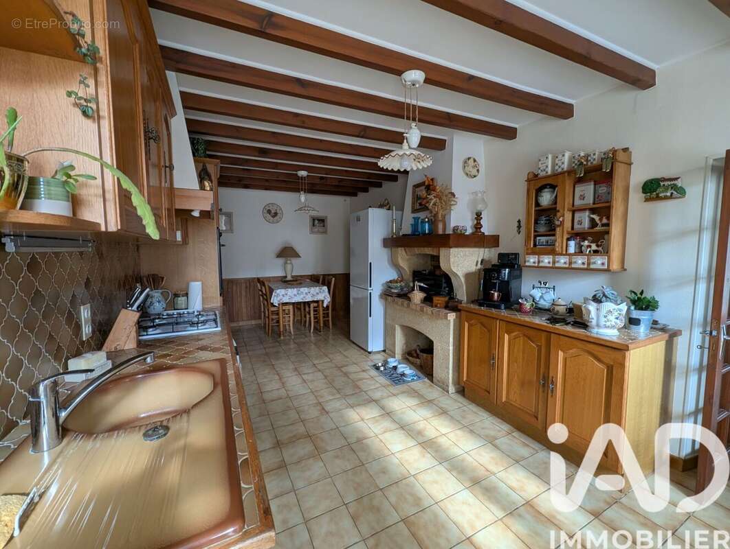 Maison 176 m² à Montils  - photo 3