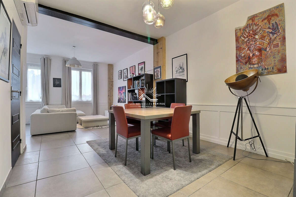 Maison à NEUVILLE-EN-FERRAIN