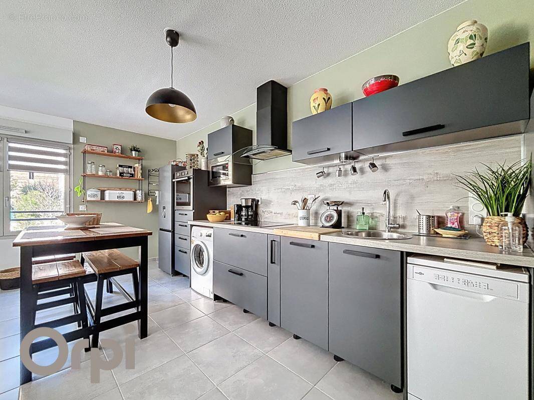 Appartement à LE MUY