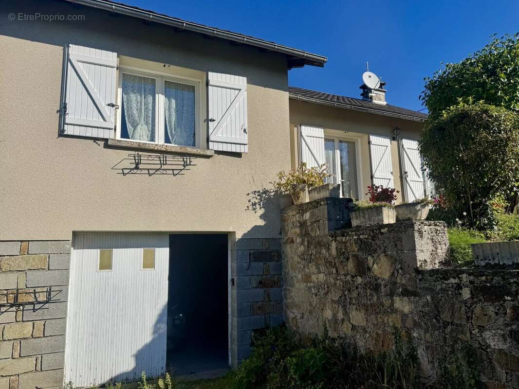 Maison à RIEUPEYROUX