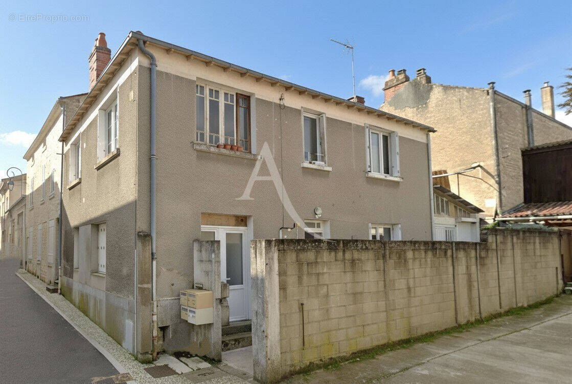 Appartement à FONTENAY-LE-COMTE