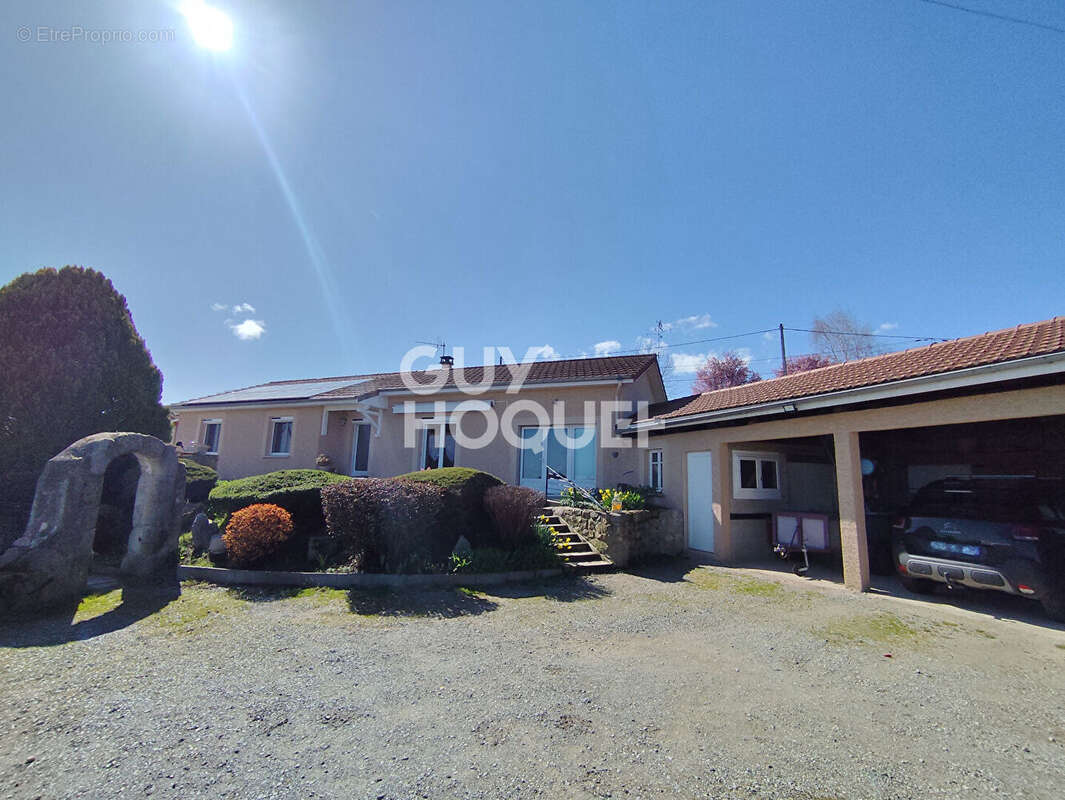 Maison à BUSSY-ALBIEUX