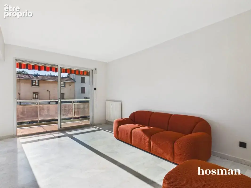 Appartement 3 pièces de 77 m² -entièrement rénové et climatisé- deux balcons- Avenue Victor Hugo, Tassin-la-Demi-Lune - photo 5