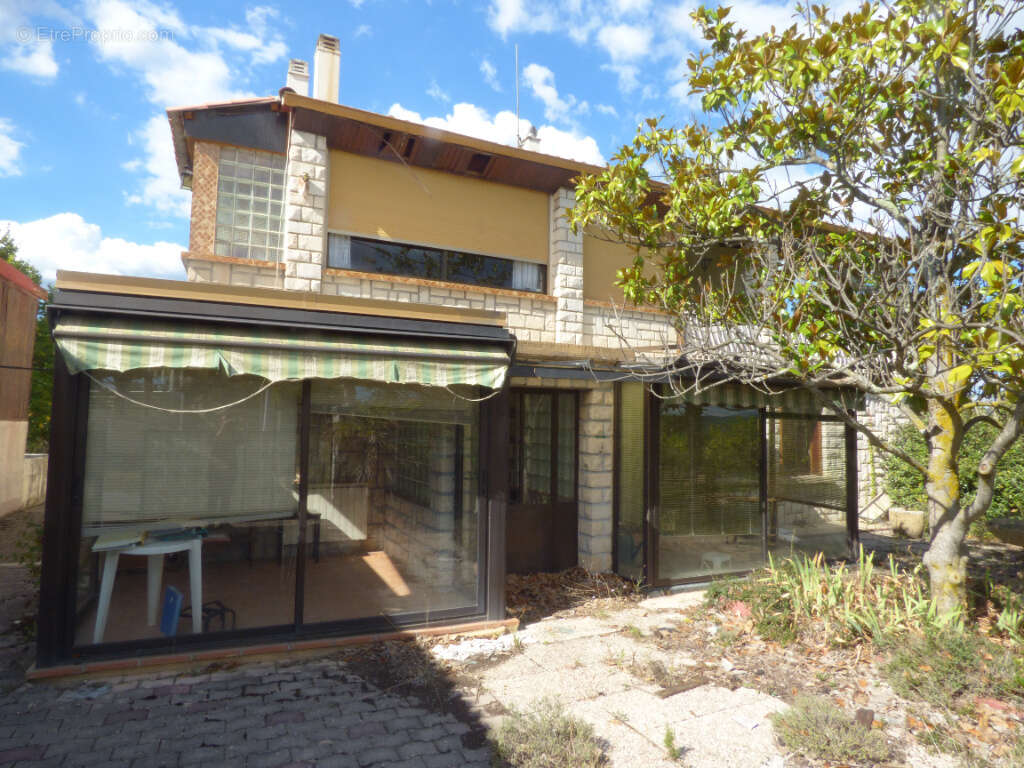 Maison à SAINTE-TULLE