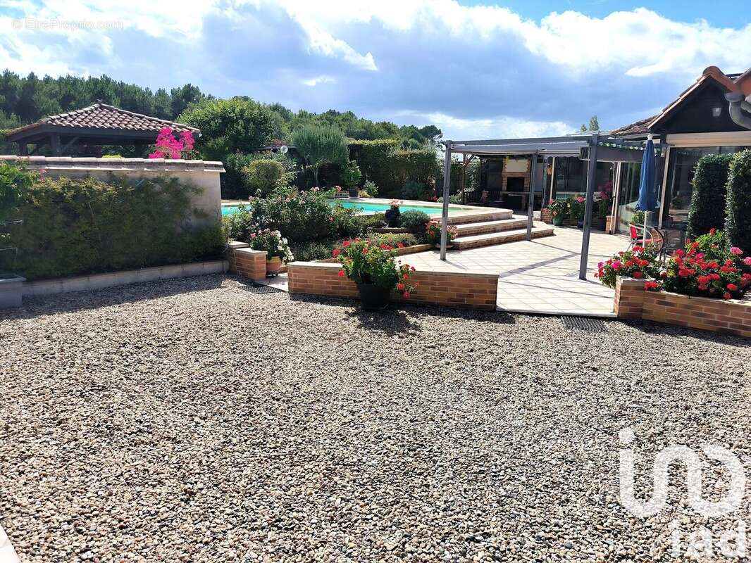 Photo 2 - Maison à TIZAC-DE-LAPOUYADE