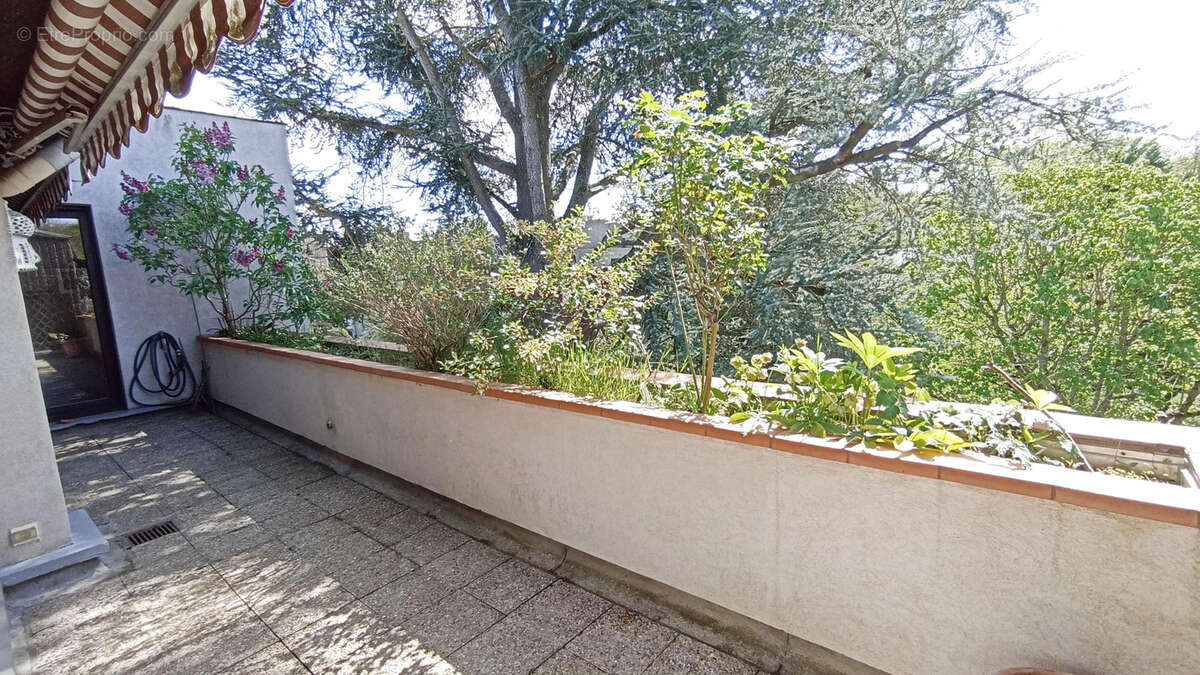 Appartement à VILLE-D'AVRAY