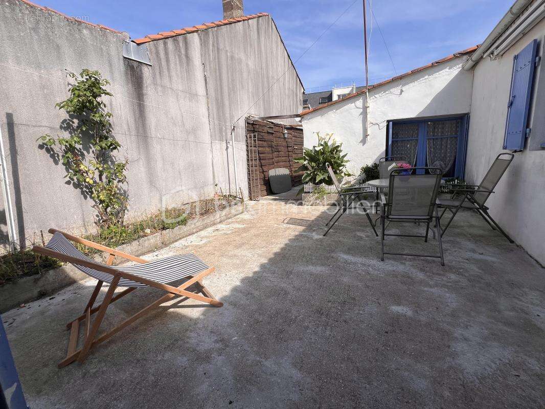 Rare-Maison Plain pied La Rochelle avec jolie cour - photo 13