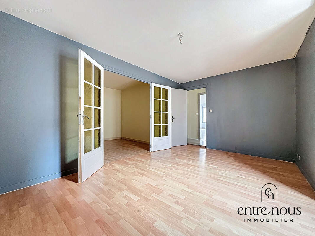 Photo 6 - Appartement à COURS-LA-VILLE