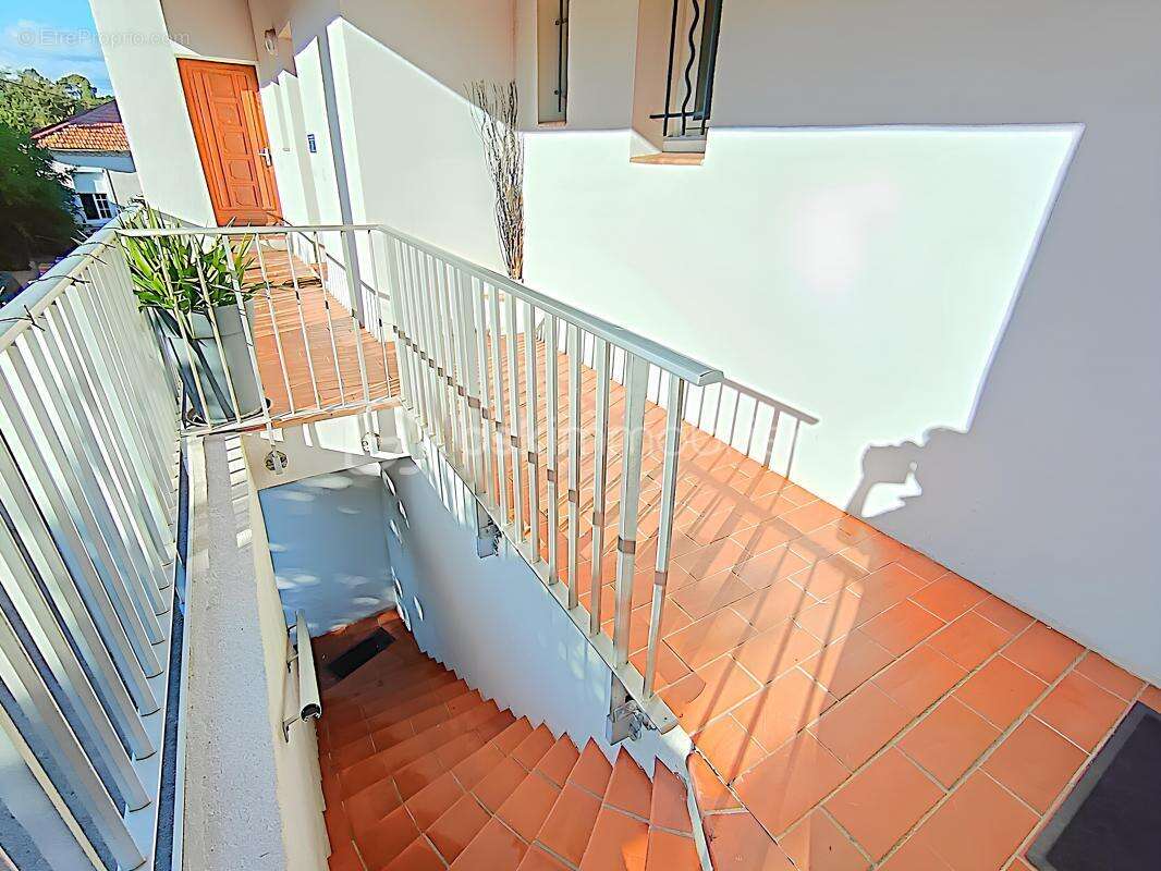 Commerce à LA SEYNE-SUR-MER