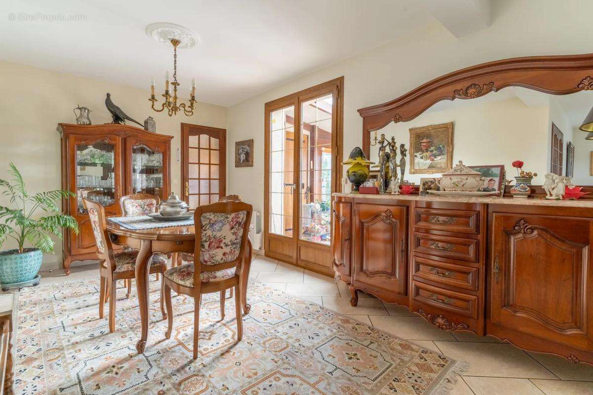 Maison à MEZY-SUR-SEINE