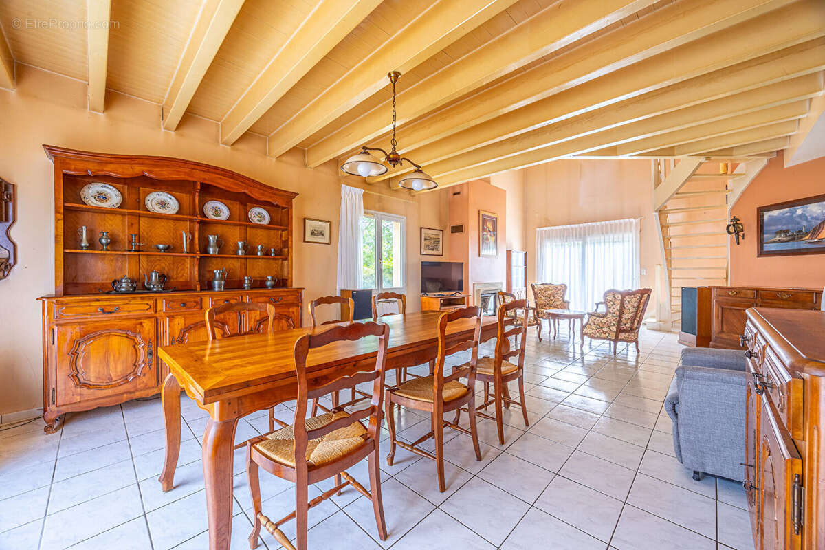 Maison à SAINT-GELAIS