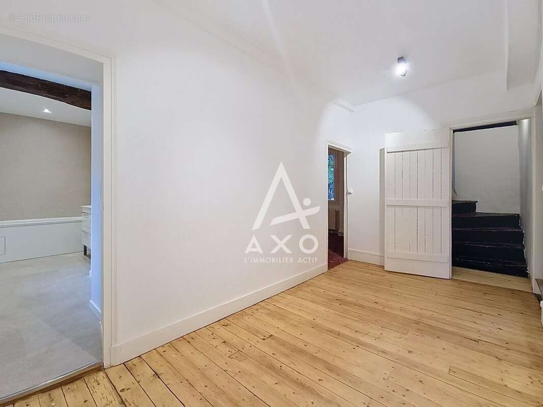 Grande maison rénovée à Auneuil   grange et jardin clos - photo 8