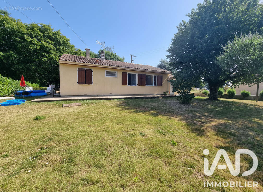 Maison 95 m² à Saint-Pierre-D'exideuil  - photo 2