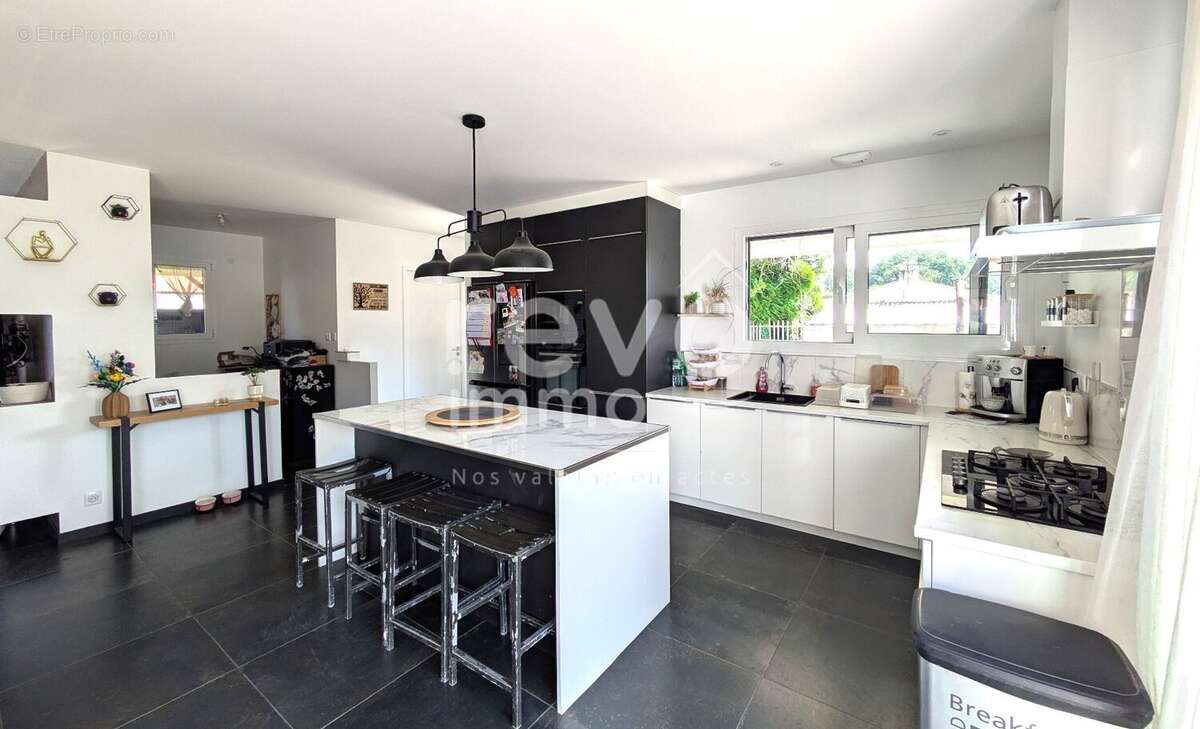 Maison à SAINT-COLOMBAN