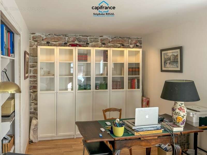 Maison à PUY-L&#039;EVEQUE