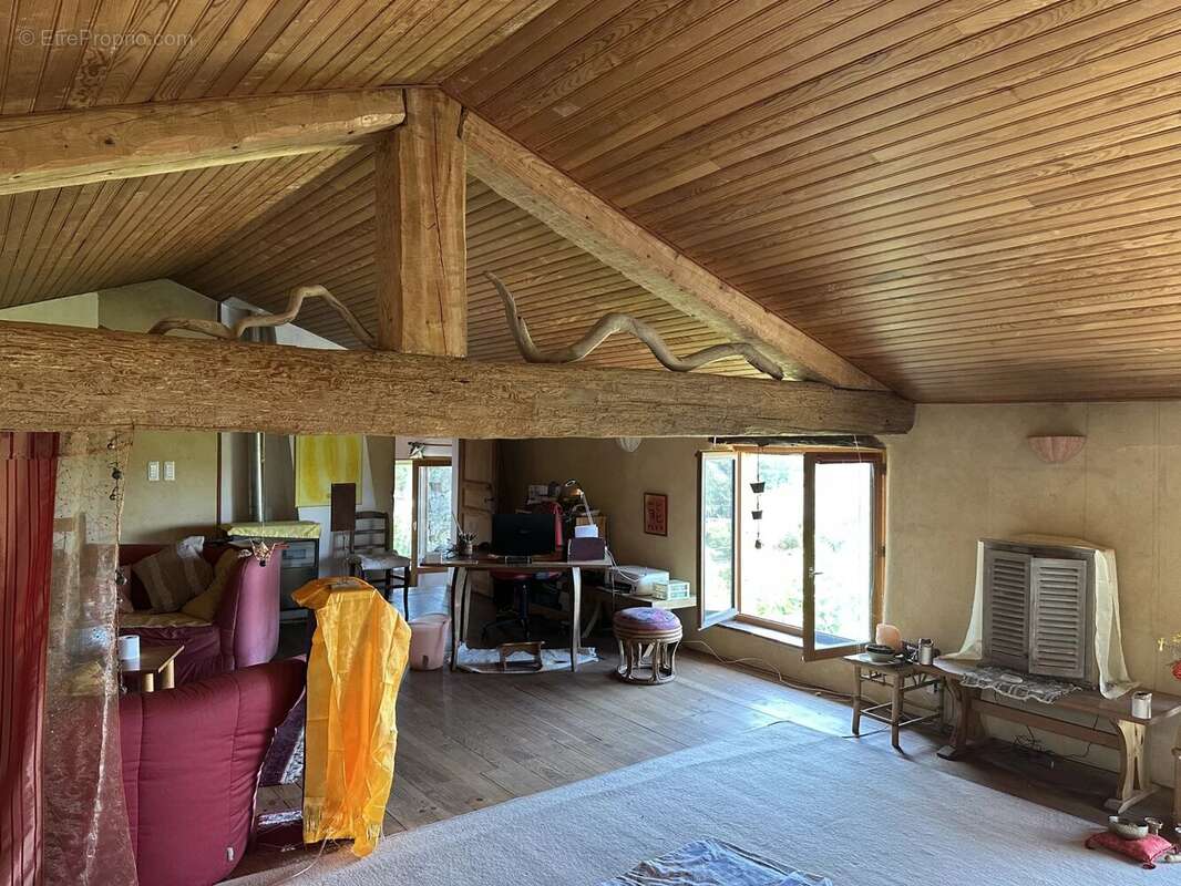 Bastide en pierres, dépendances, terrain plat, vue - photo 7
