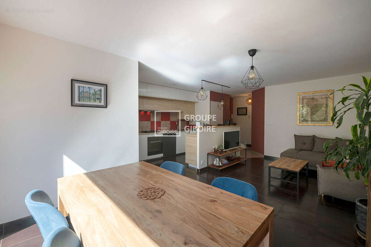 A vendre - agence giboire - appartement t4 d'env. 79m² - photo 3