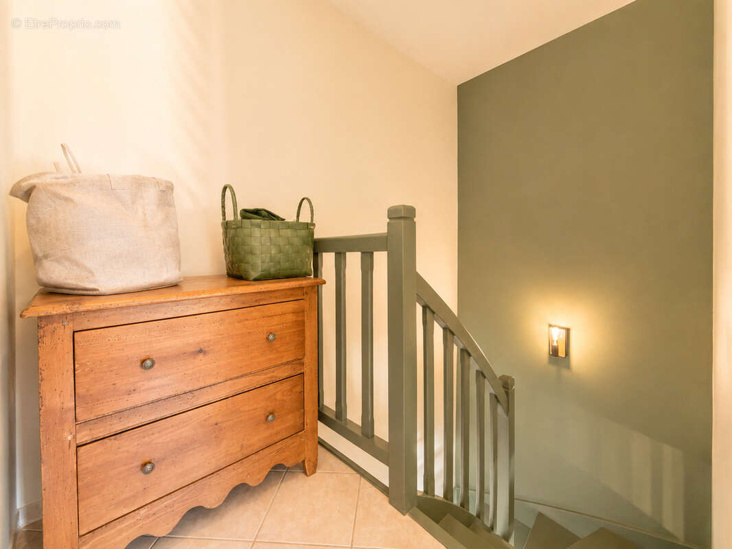 Appartement à CRANVES-SALES