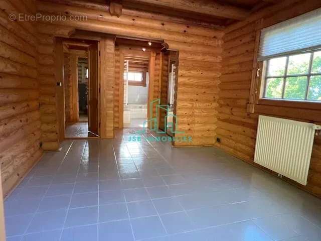 Maison à CHALLES-LES-EAUX