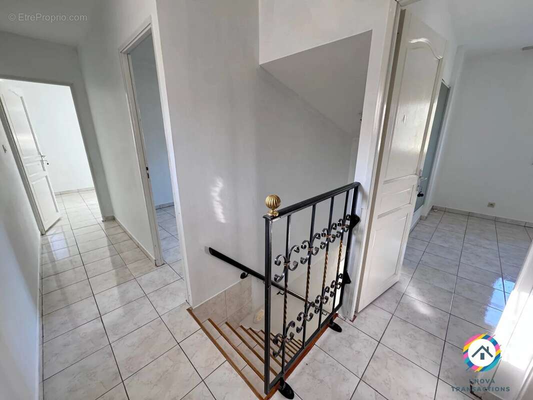 Maison à JASSANS-RIOTTIER