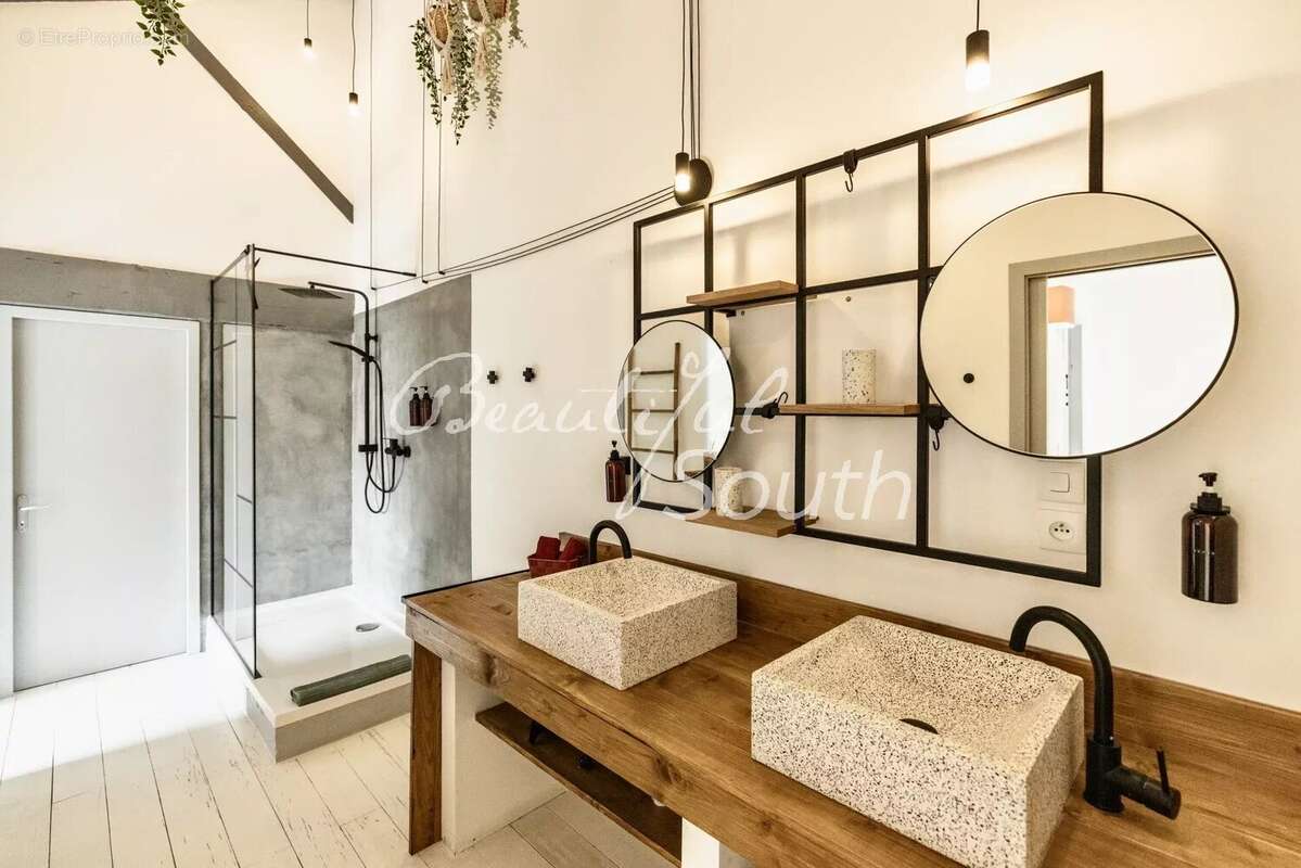 Domaine viticole réhabilité en 3 logements de charme avec piscines et jardins – Narbonne, Canal du Midi - photo 42