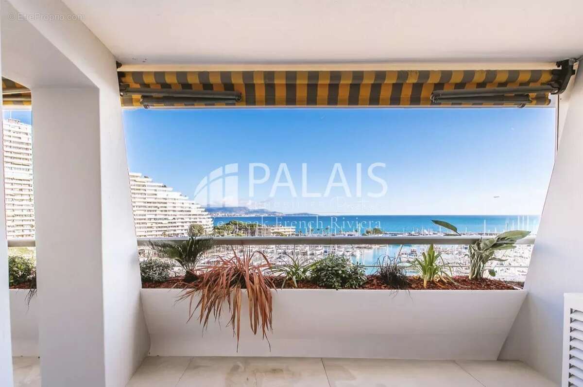 Appartement à VILLENEUVE-LOUBET