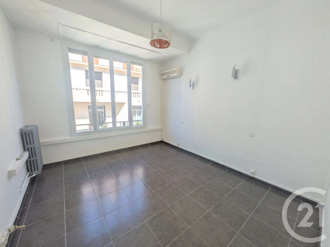 Appartement 73 m² à Toulon  - photo 2