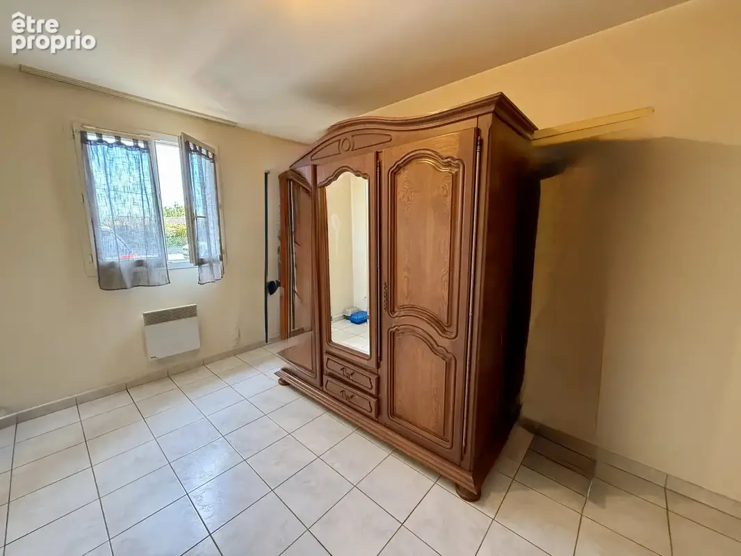 Maison de plain-pied récente T4 sur 833 m2 de terrain - photo 9