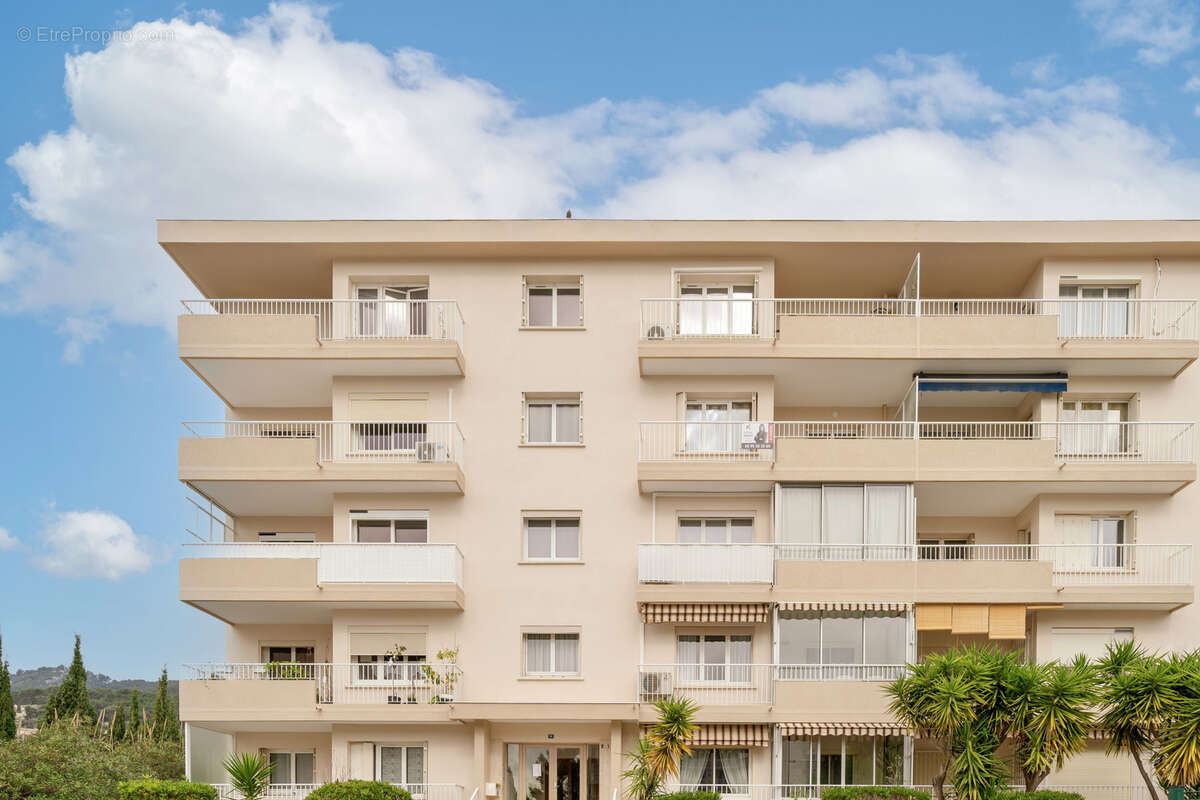 Appartement à LA VALETTE-DU-VAR