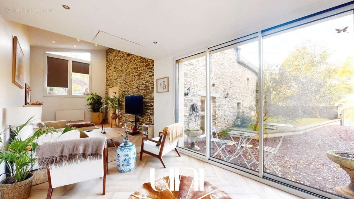 Maison à TROIS-MONTS