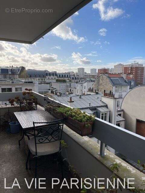 Appartement à PARIS-14E