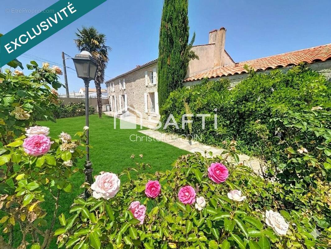 Photo 1 - Maison à SAINT-JEAN-DE-LIVERSAY