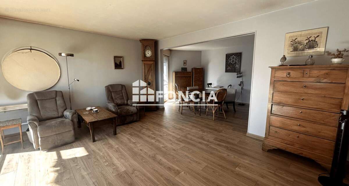 Appartement à MONT-SAINT-AIGNAN