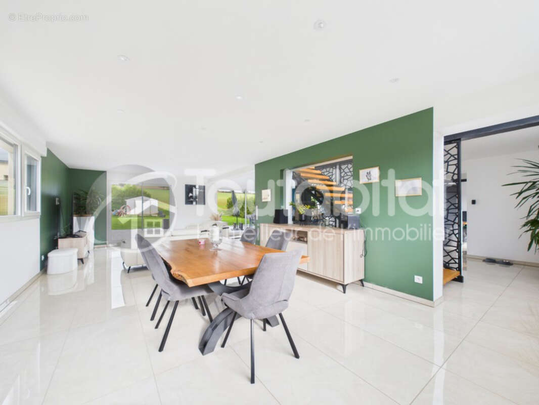 Maison à CHARLEVILLE-MEZIERES