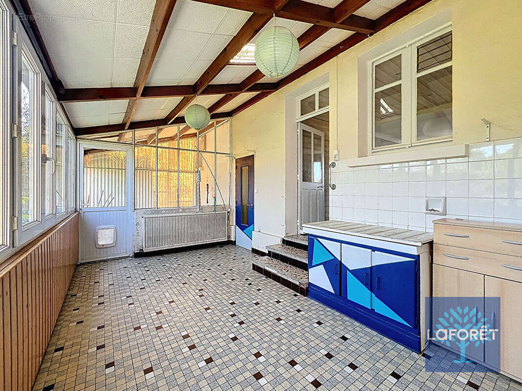 Maison à LA CHAIZE-LE-VICOMTE