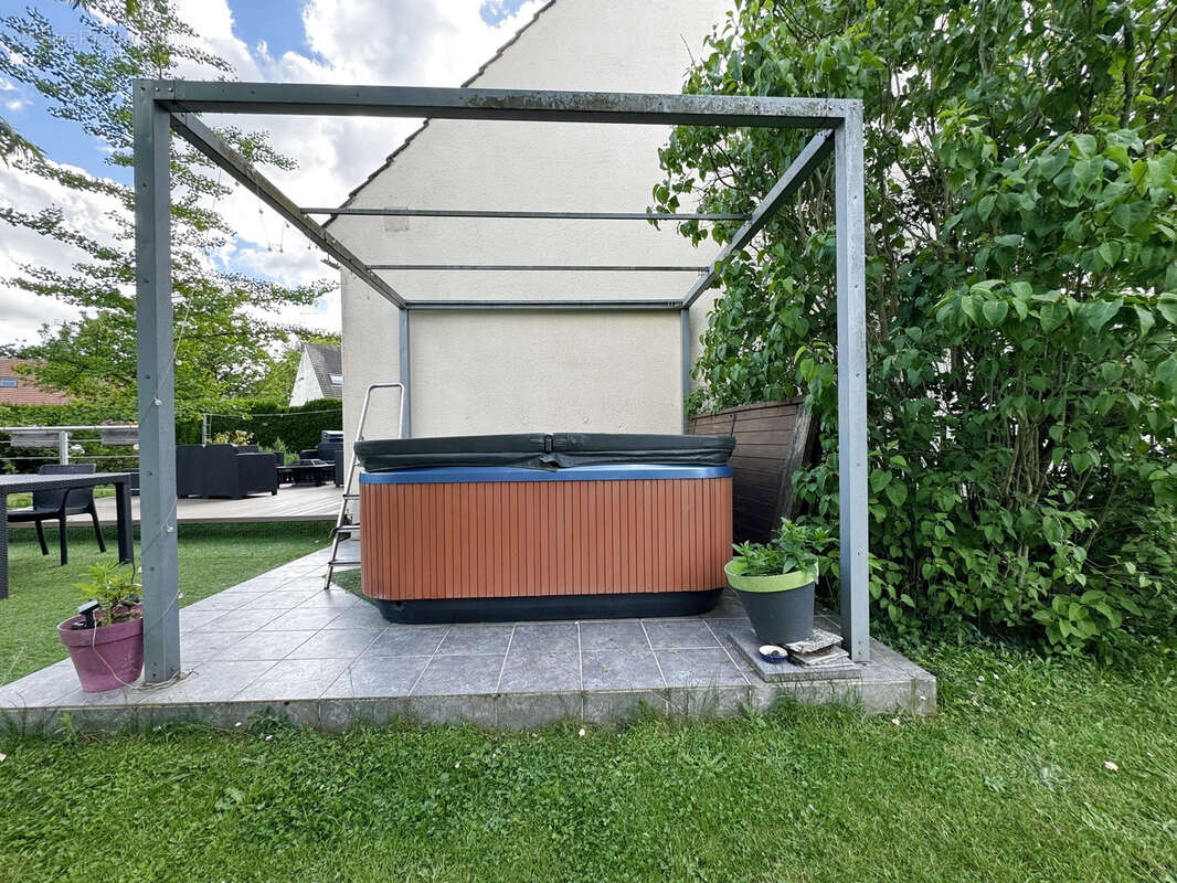 Maison à MORTEFONTAINE