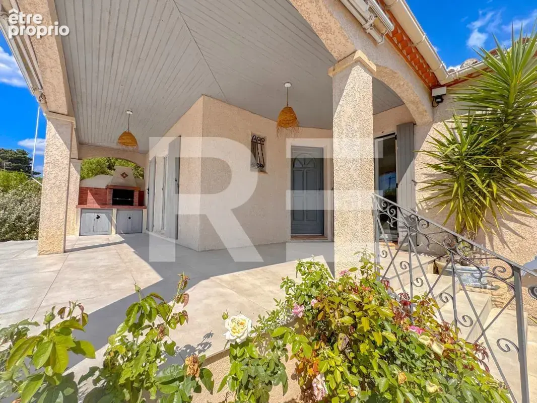 Bellegarde – villa plain-pied, piscine & jardin 1 000 m² - photo 11
