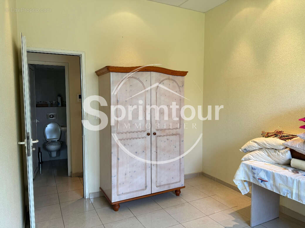 À VENDRE   BAIE-MAHAULT Villa Créole T6 avec Piscine sur Terrain de 1000 m2 - photo 19