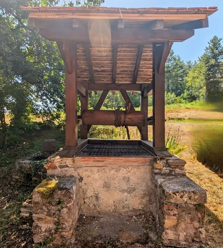 Propriété de caractère, piscine et dépendances - photo 25