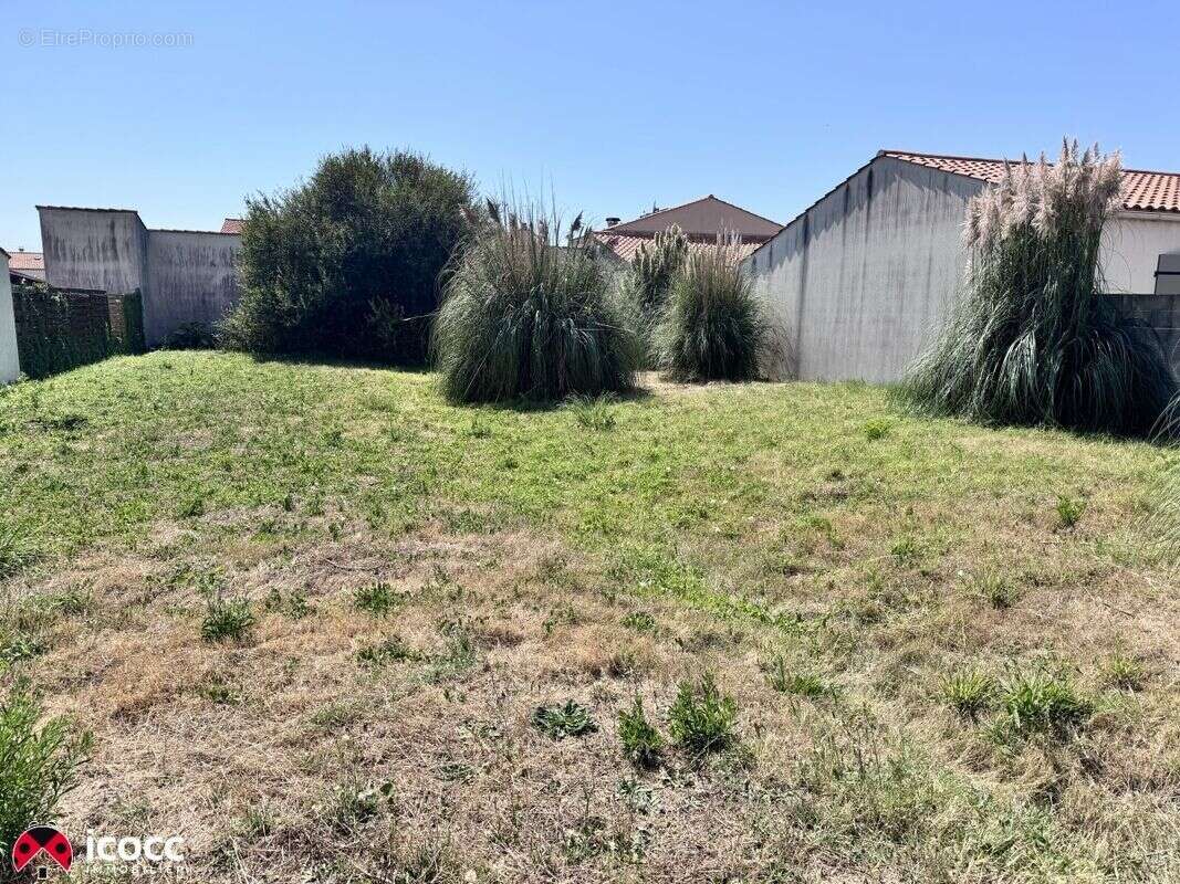 Terrain 480 m² à L'aiguillon-Sur-Mer  - photo 2