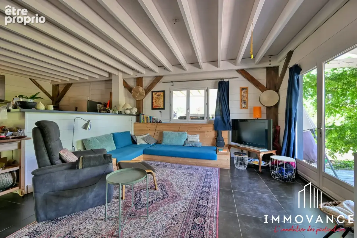 Maison 257 m² à Saint-Mathieu-De-Treviers  - photo 9