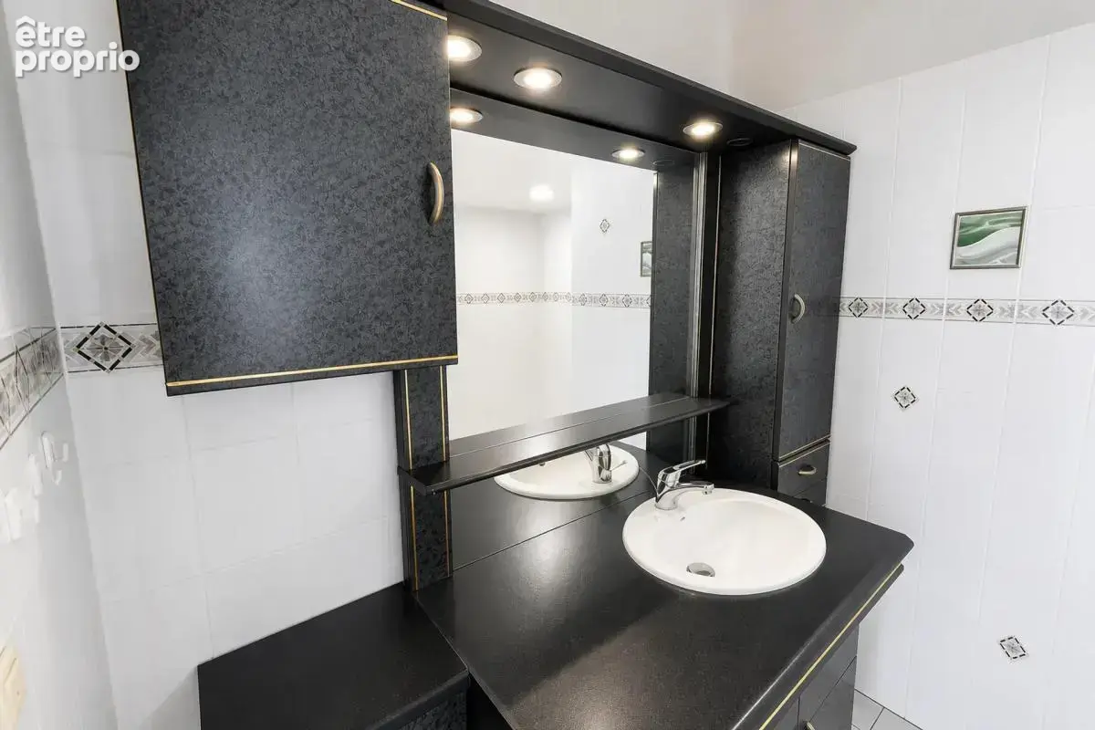 Maison de 4 pièces de 76,5 m² à La Chapelle-Saint-Ursin - photo 6