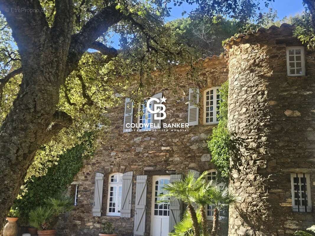 Maison à LA GARDE-FREINET