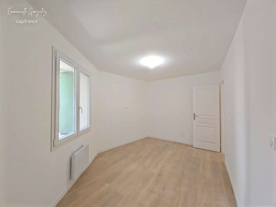 Maison de caractère entièrement rénovée 200m² avec 5 chambres ROUJAN (34) - photo 14
