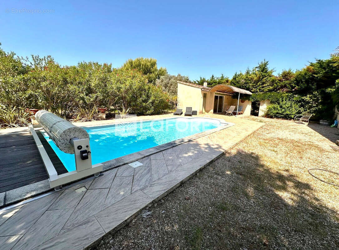 Villa Arles 5 pièce(s) 155.74 m2 - photo 4