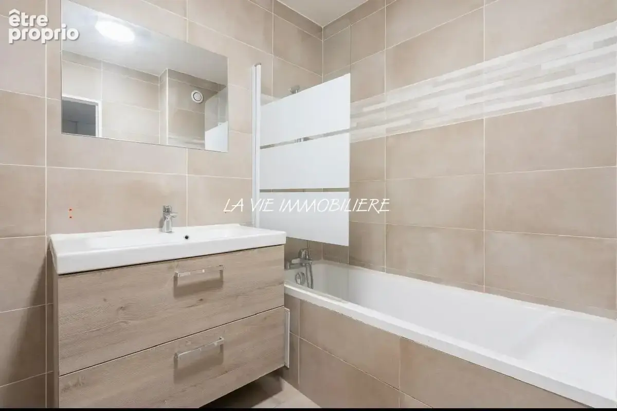 Appartement 4 pièces 84 m² à vendre à Les Lilas (93260) - photo 7