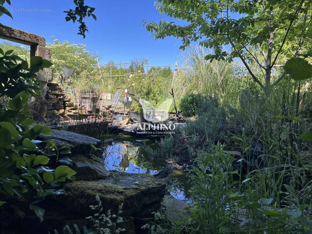 Maison à CHAMPAGNAC-LA-RIVIERE