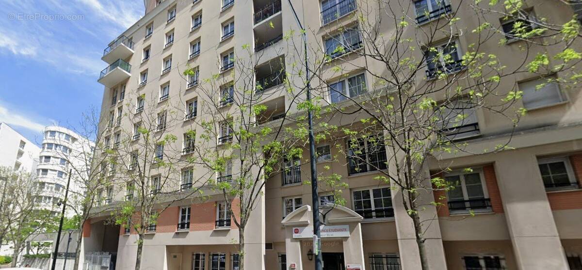 Appartement à COURBEVOIE